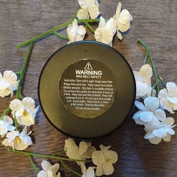 Scented Candle - Black - Picture 3 of 3